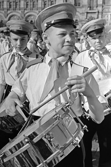 SUVOROV SCHOOL CADETS DRUMMERS PARADE