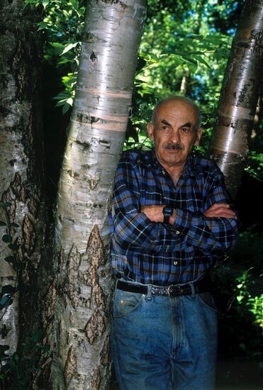 BULAT OKUDZHAVA POET PEREDELKINO