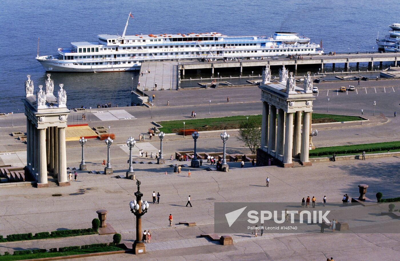 VOLGOGRAD STEPS SQUARE RIVER TERMINAL