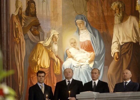 MEDVEDEV FRADKOV PUTIN LUZHKOV EASTER SERVICE