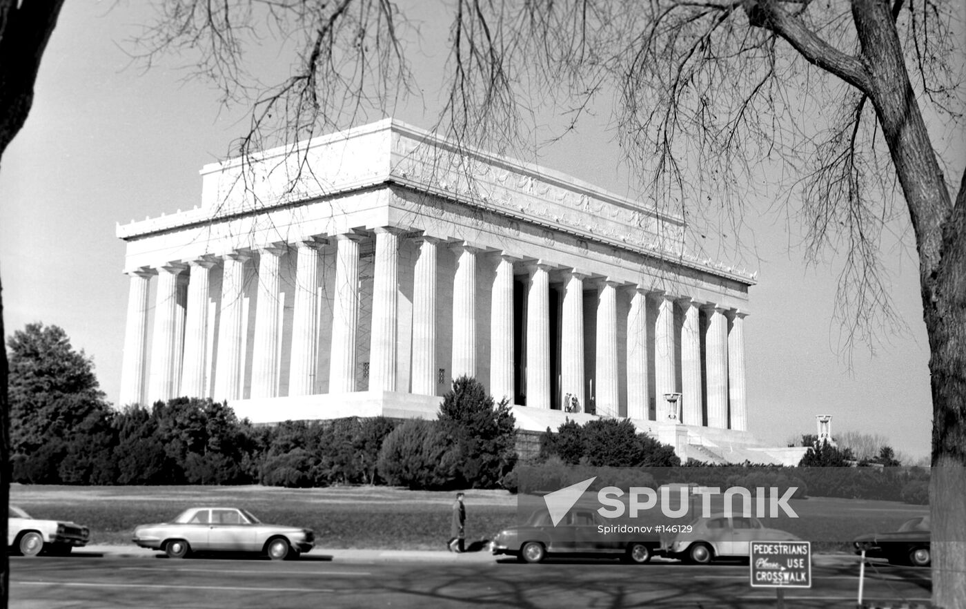 ABRAHAM LINCOLN MEMORIAL