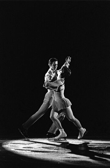 PAKHOMOVA GORSHKOV PERFORMANCE