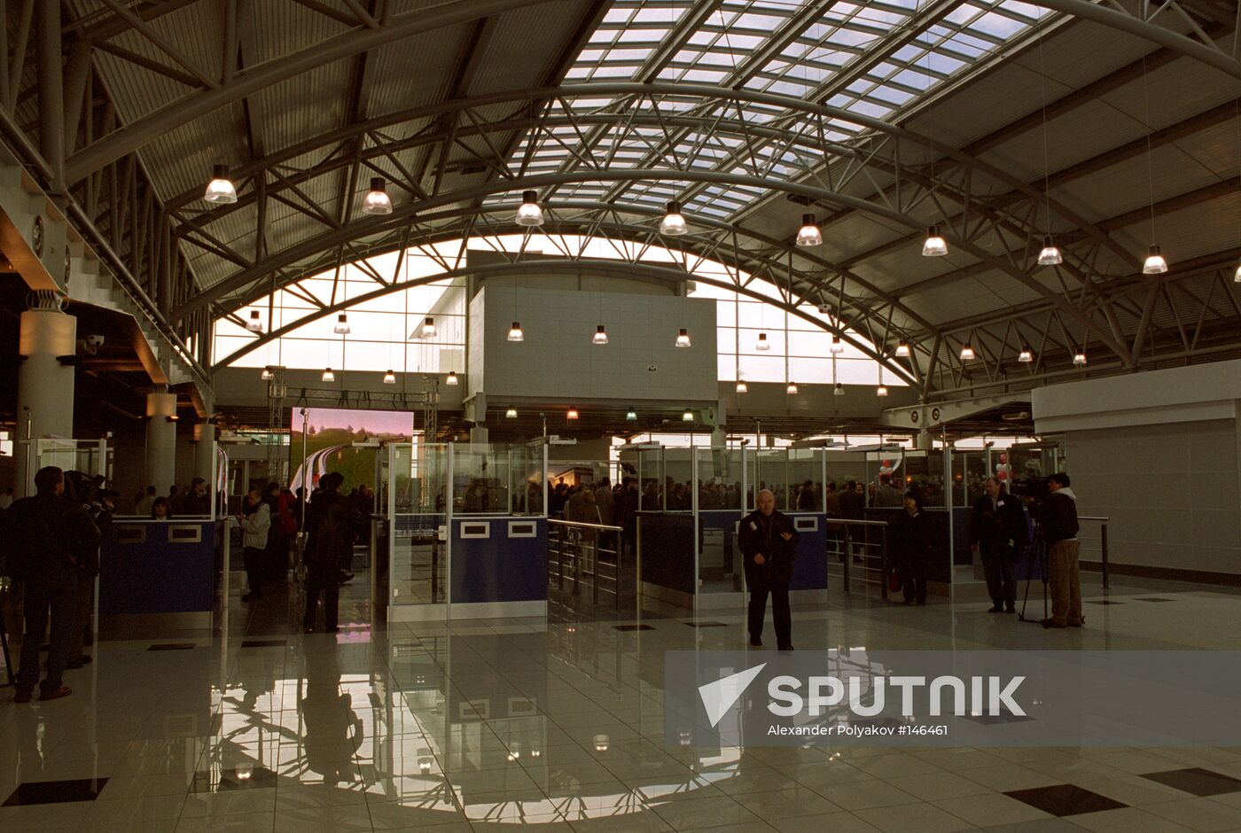 VNUKOVO AIRPORT TERMINAL HALL PASSENGERS