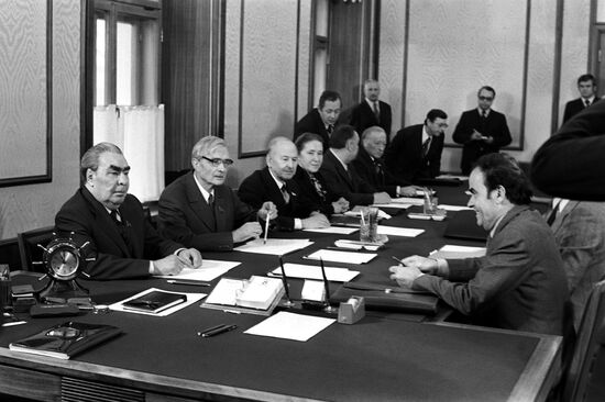 GEORGE MARCHE VISIT U.S.S.R. LEONID BREZHNEV TALKS 