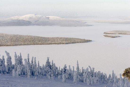 LAKE IMANDRA KOLA PENINSULA 
