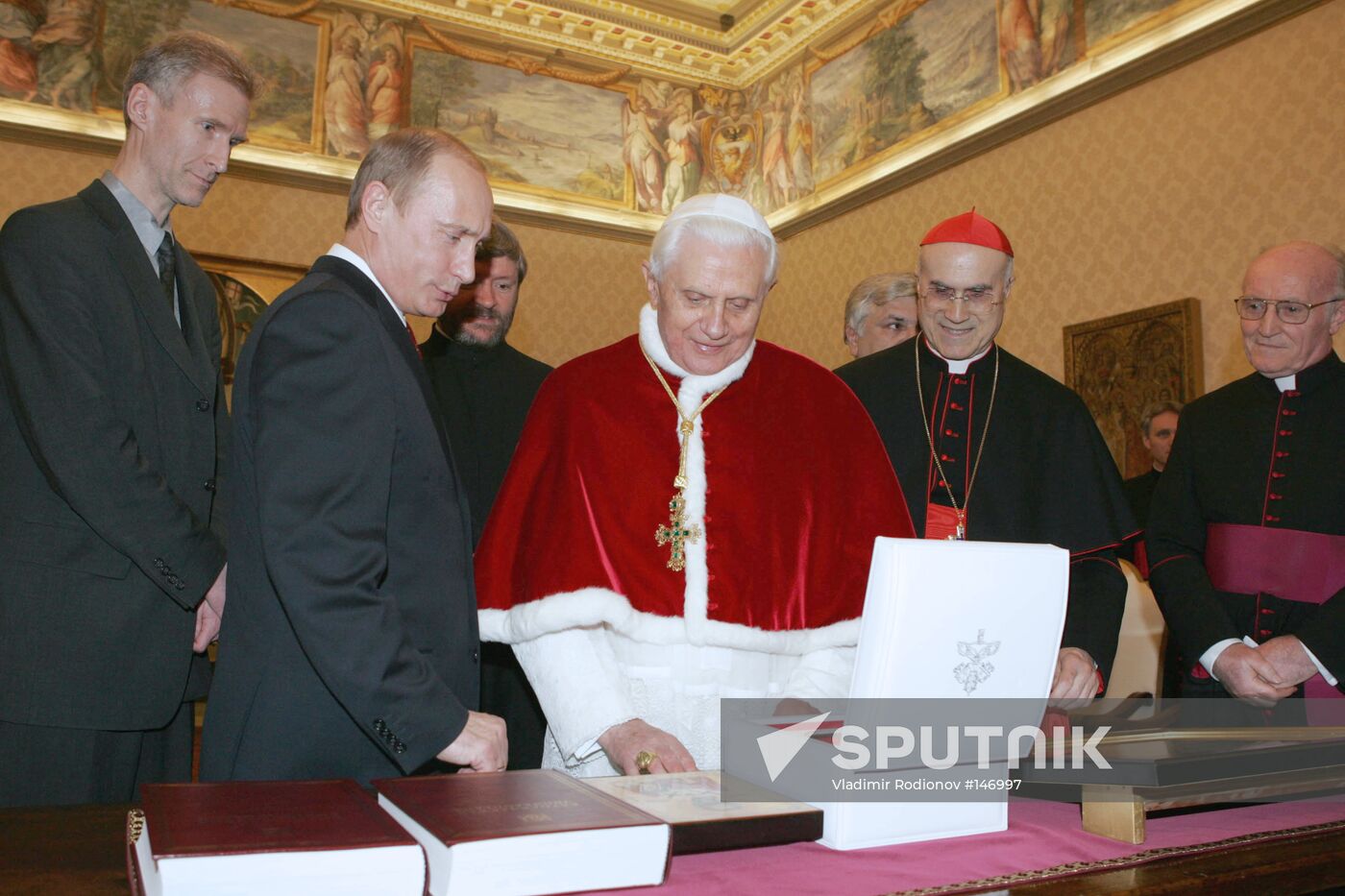 POPE BENEDICT XVI VLADIMIR PUTIN