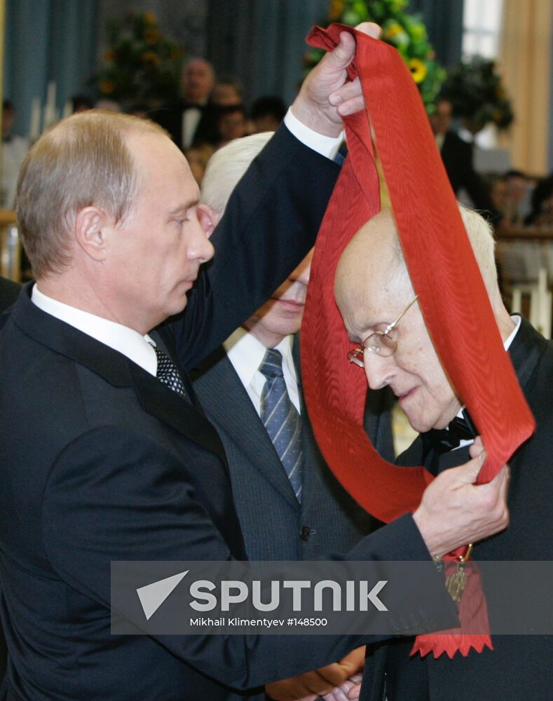 MSTISLAV ROSTROPOVICH VLADIMIR PUTIN