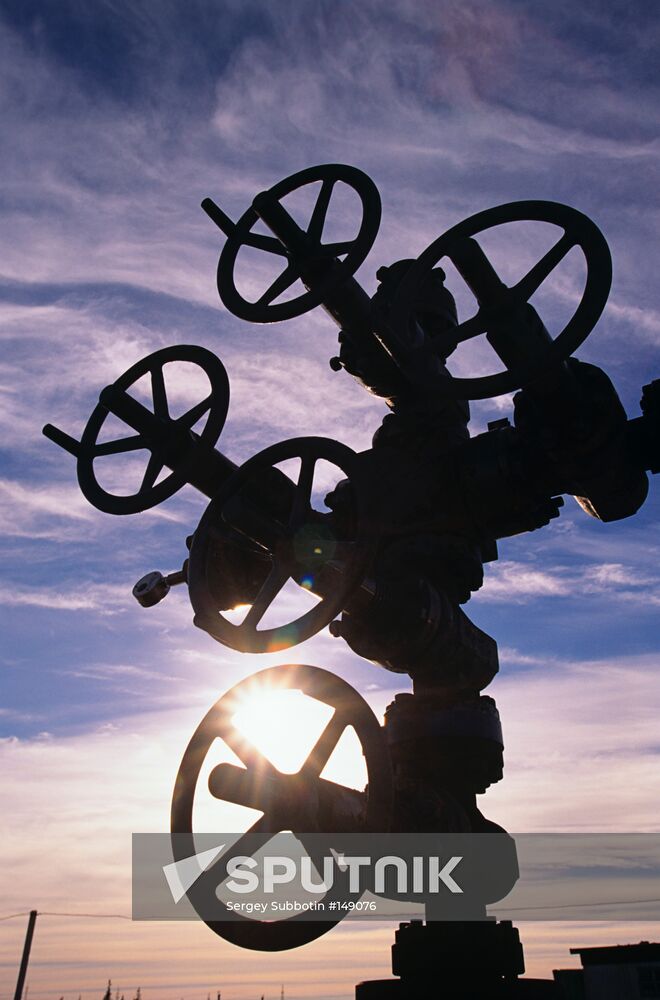OIL DERRICK