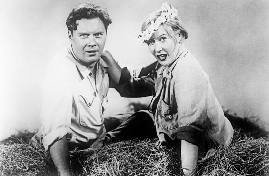 ORLOVA TUTYSHKIN ACTORS FILM "VOLGA-VOLGA" STILL