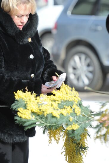 Flowers sold on the eve of International Women's Day
