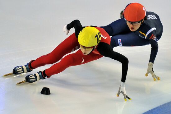 Short track. World Championships. Day Two