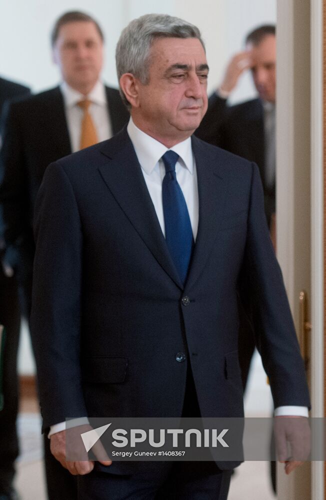 Vladimir Putin meets with Serge Sargsyan in Novo-Ogaryovo