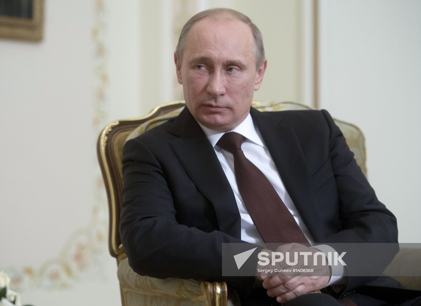 Vladimir Putin meets with Serge Sargsyan in Novo-Ogaryovo