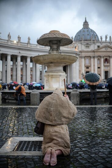 Cardinals vote for new Pope