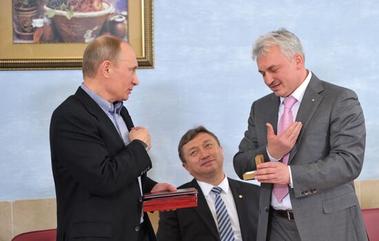 Putin, Sobyanin visit Sambo-70 training center