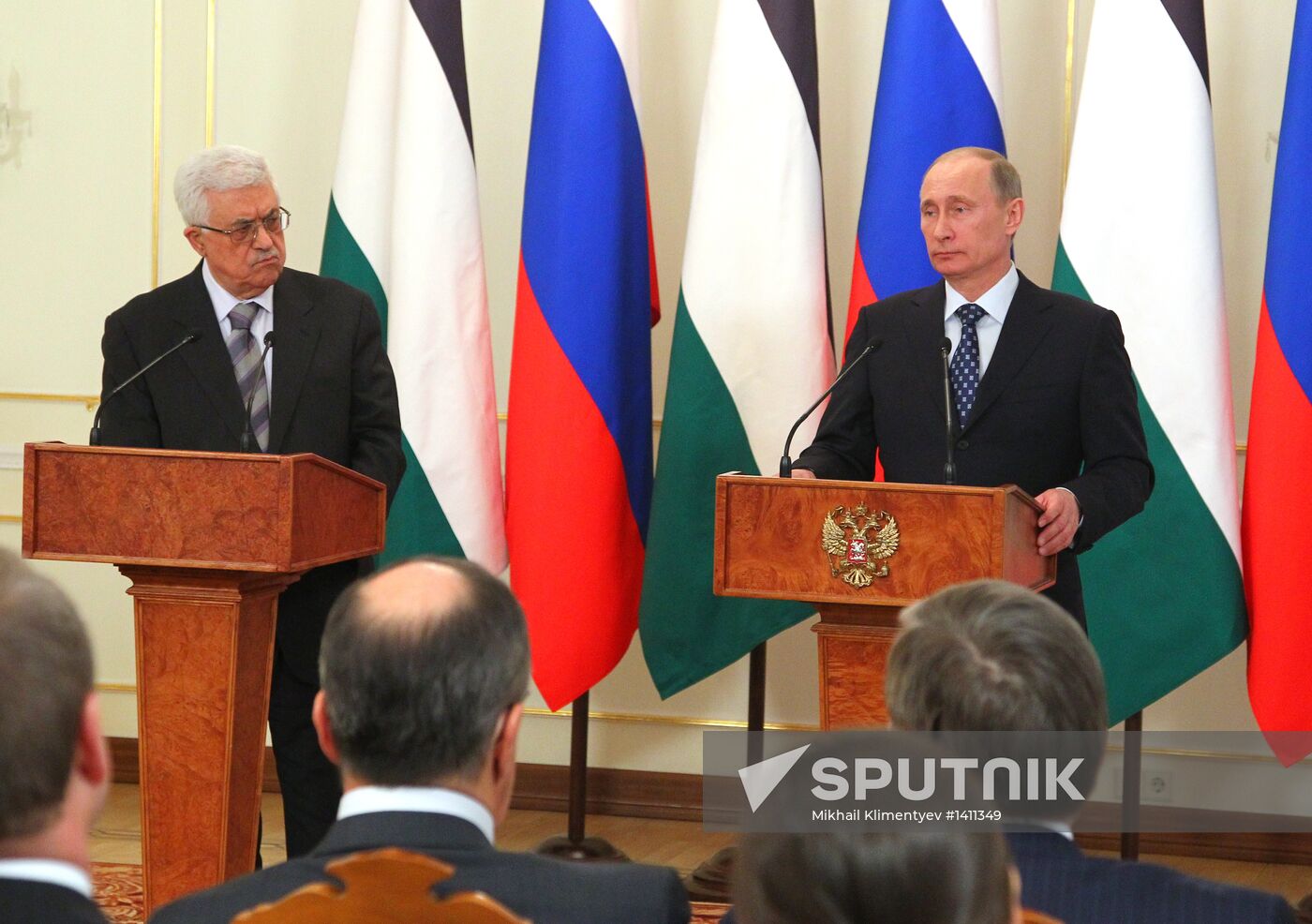 Vladimir Putin meets with Mahmoud Abbas