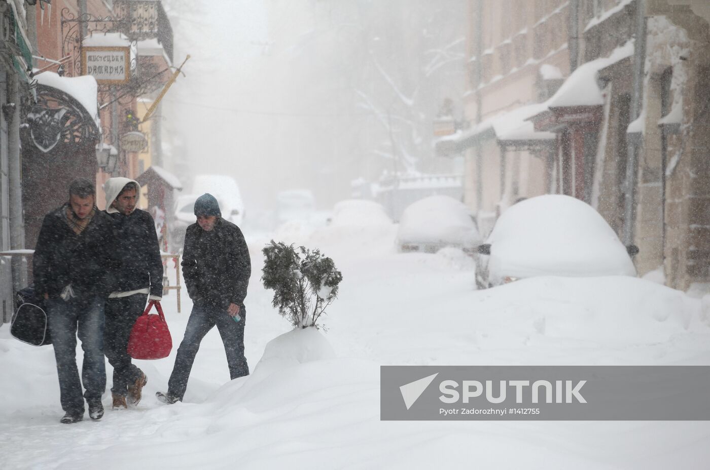 Heavy snowstorm in Western Ukraine