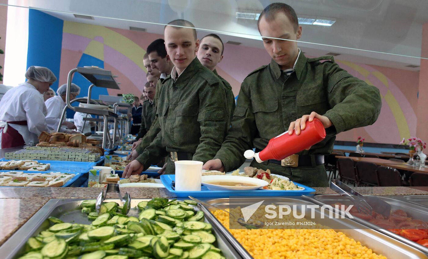 Buffet-style meals introduced in Russian army