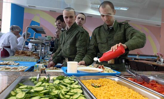 Buffet-style meals introduced in Russian army