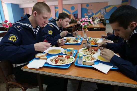 Buffet-style meals introduced in Russian army