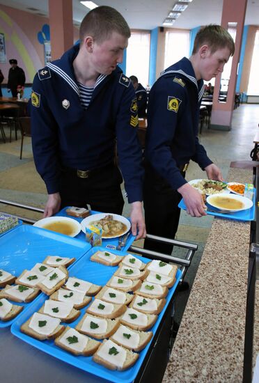 Buffet-style meals introduced in Russian army