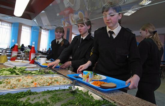 Buffet-style meals introduced in Russian army