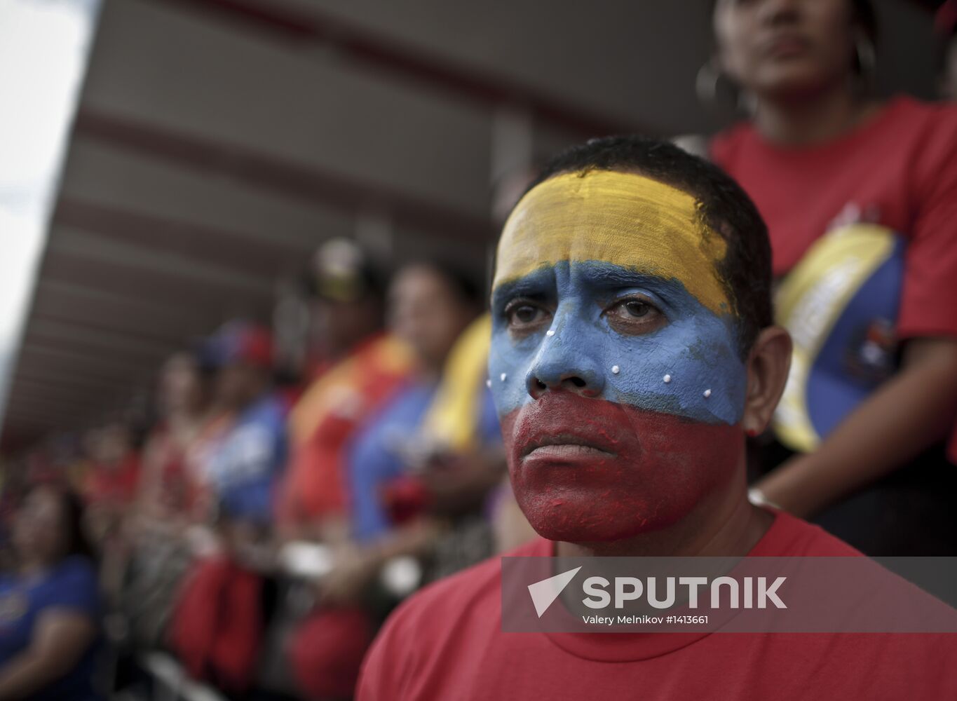 Coffin with Hugo Chavez's body carried to Revolution Museum