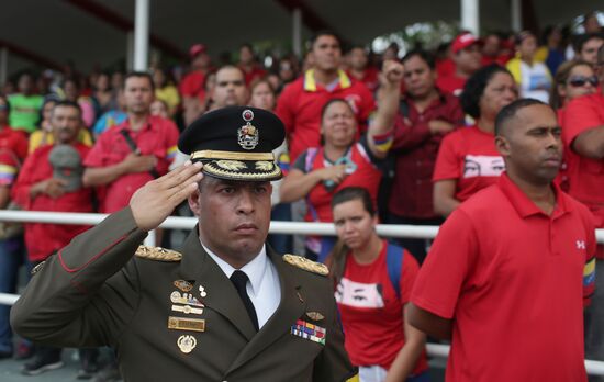 Coffin with Hugo Chavez's body carried to Revolution Museum