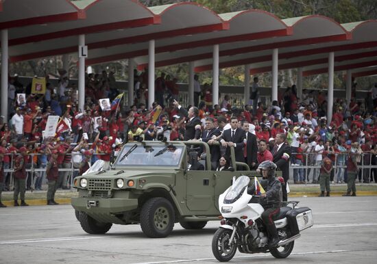 Coffin with Hugo Chavez's body carried to Revolution Museum