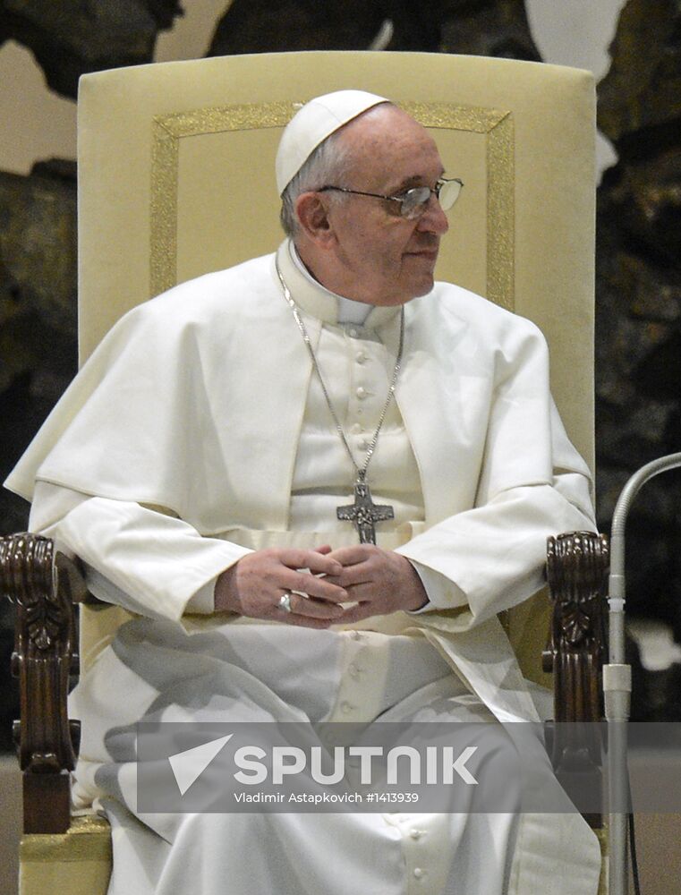 Pope Francis meets with journalists