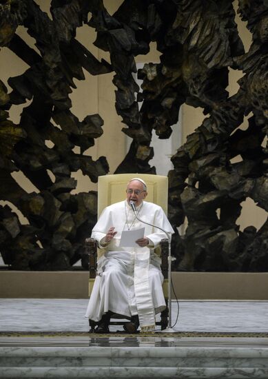 Pope Francis meets with journalists