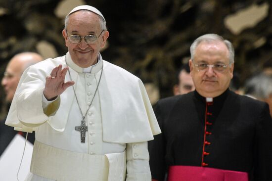 Pope Francis meets with journalists