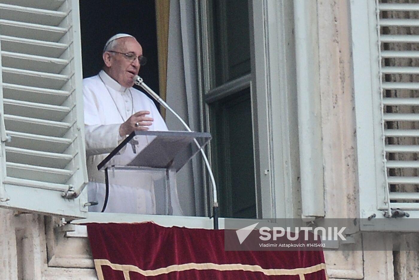 Pope Francis delivers sermon to faithful at Vatican