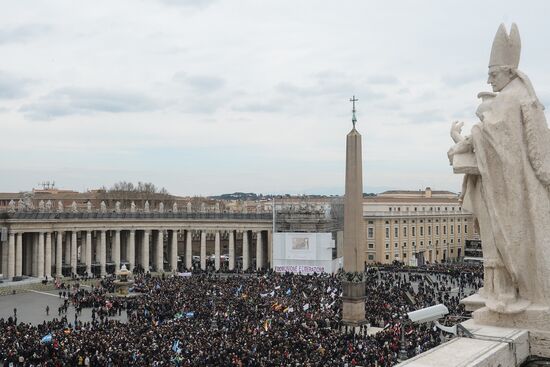 Pope Francis delivers sermon to faithful at Vatican