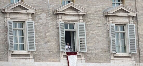 Pope Francis delivers sermon to faithful at Vatican