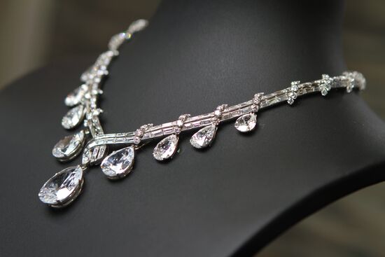 Unique Bvlgari necklace unveiled at Estet Fashion Week