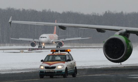EasyJet flights start
