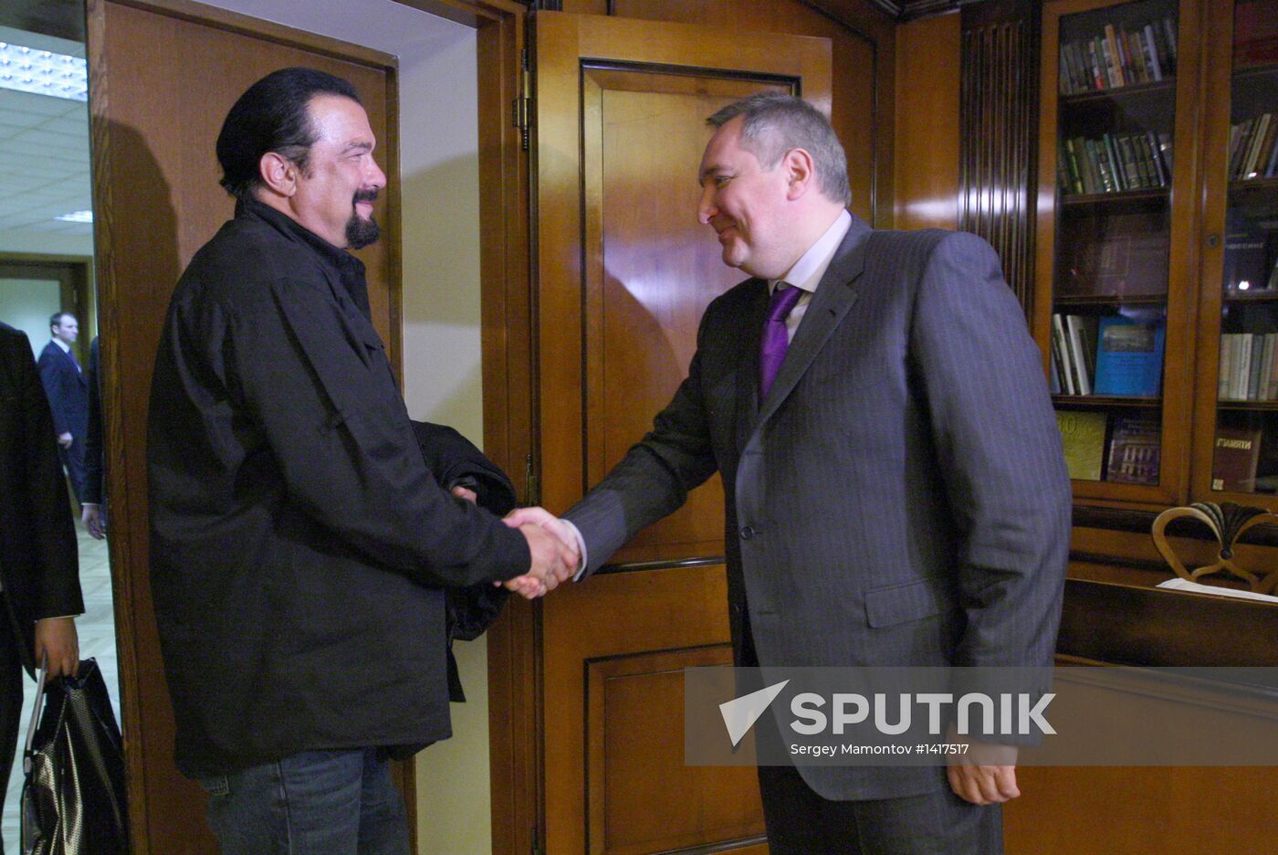 Dmitry Rogozin meets with Steven Seagal