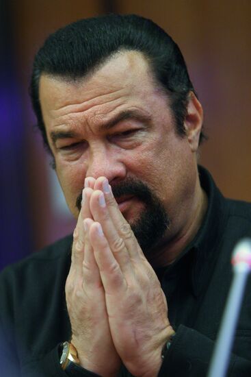 Dmitry Rogozin meets with Steven Seagal