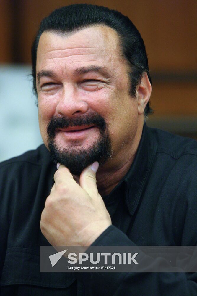 Dmitry Rogozin meets with Steven Seagal