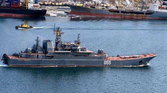 Pacific Fleet ships leave Vladivostok for combat service