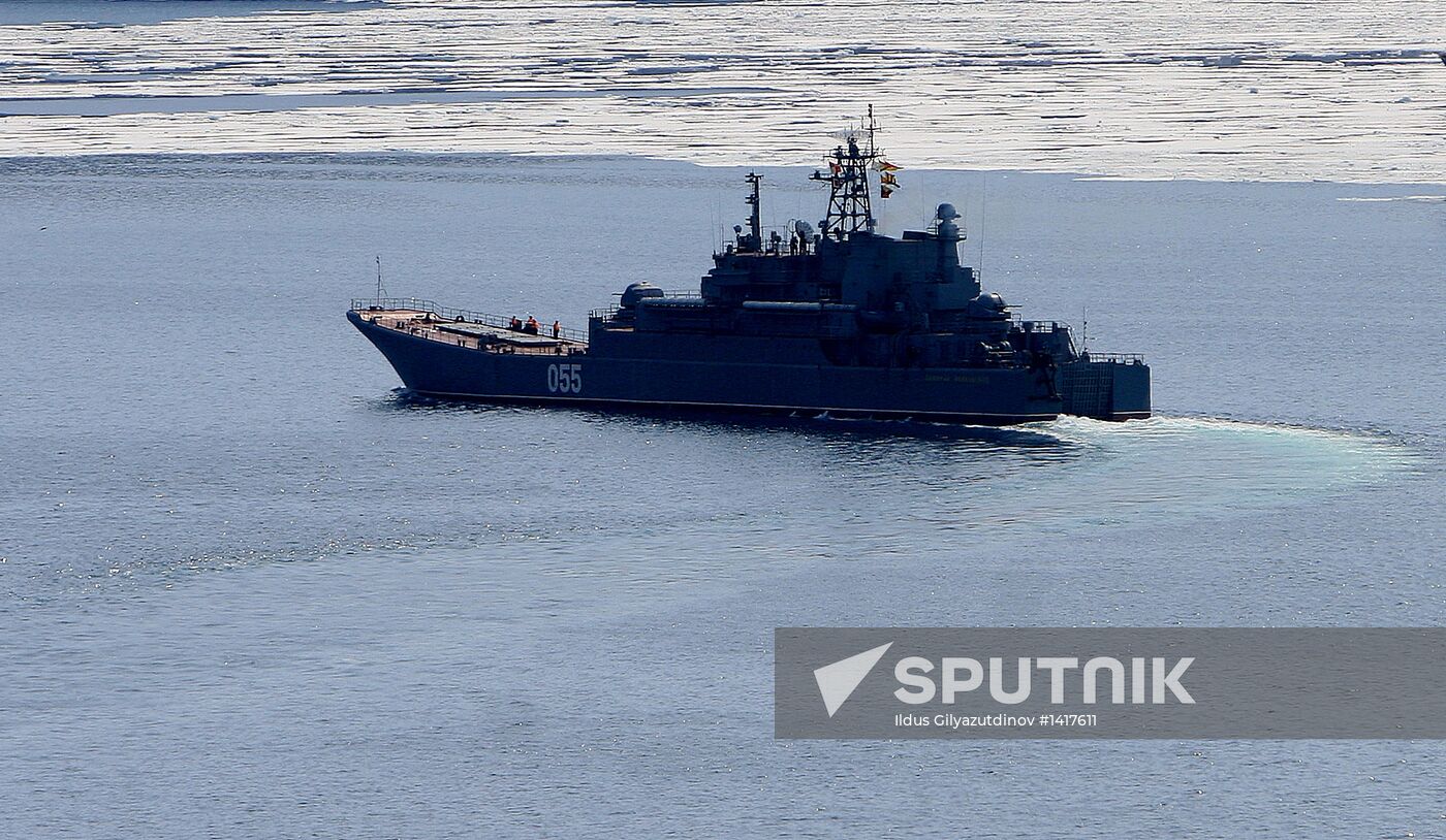 Pacific Fleet ships leave Vladivostok for combat service