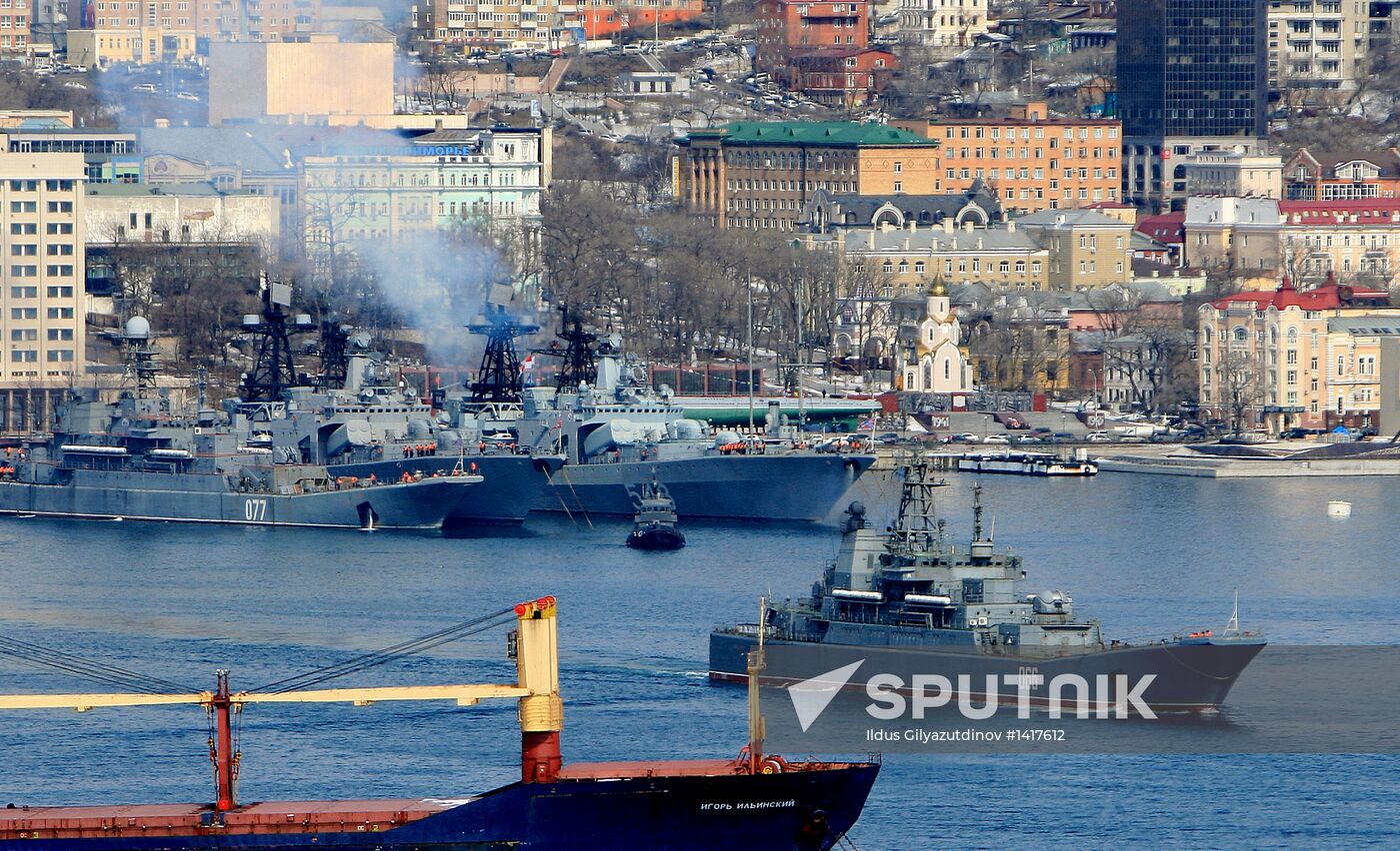 Pacific Fleet ships leave Vladivostok for combat service