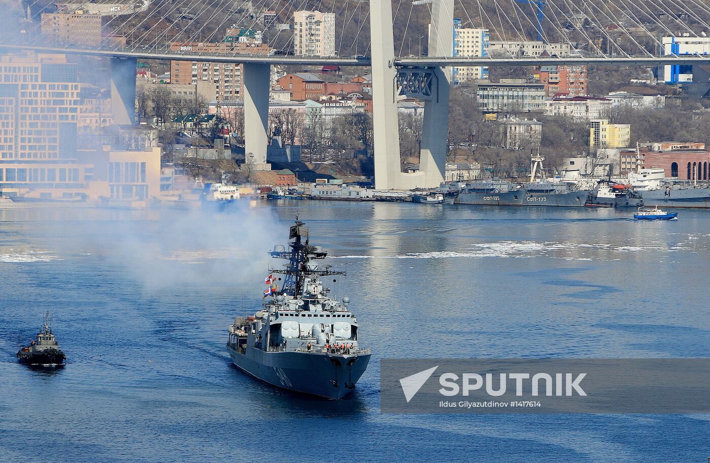 Pacific Fleet ships leave Vladivostok for combat service