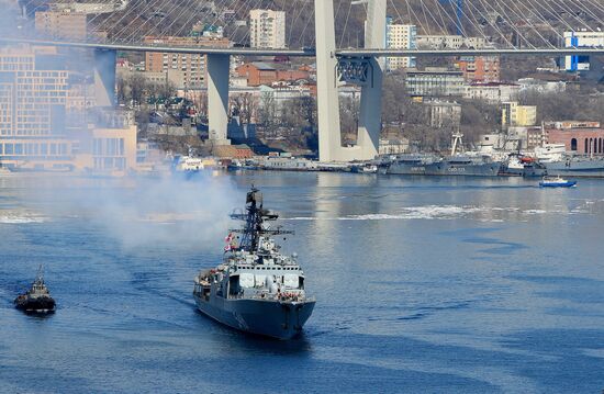 Pacific Fleet ships leave Vladivostok for combat service