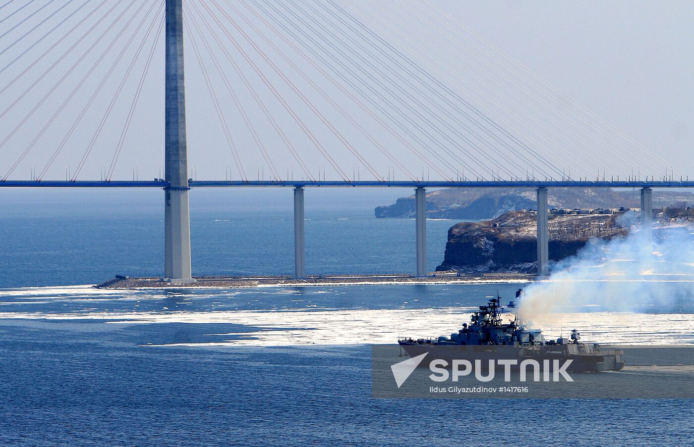 Pacific Fleet ships leave Vladivostok for combat service