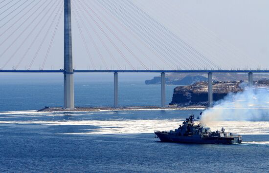 Pacific Fleet ships leave Vladivostok for combat service