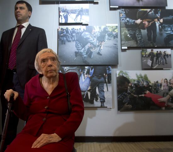 Photo show devoted to events on Bolotnaya Square opens in Moscow