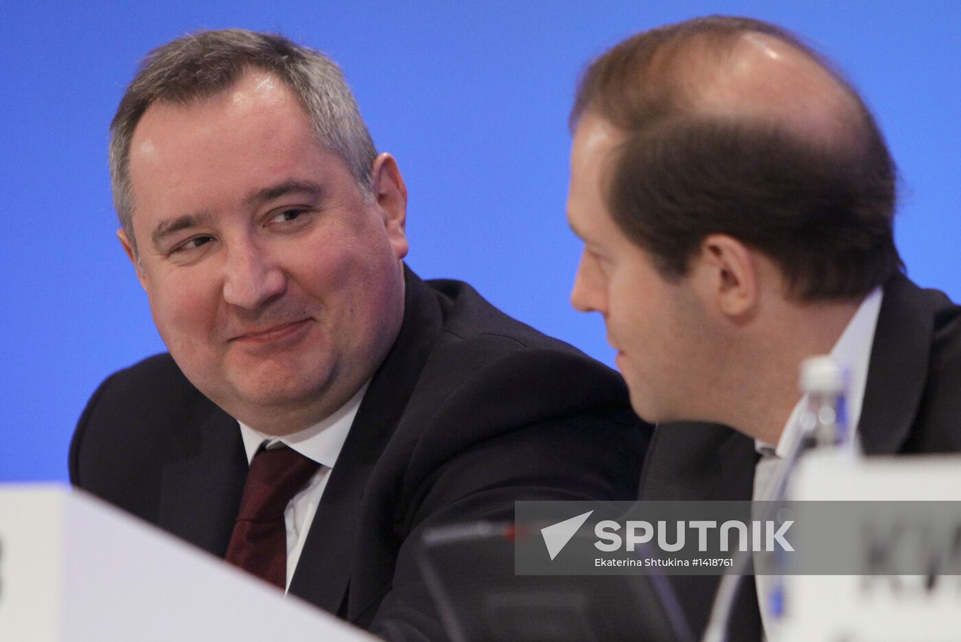 Dmitry Medvedev at conference on military-industrial sector