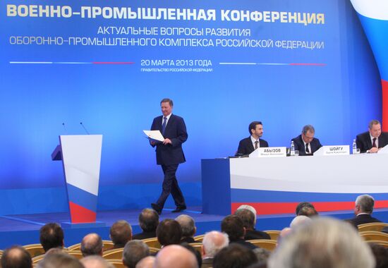 Dmitry Medvedev at conference on military-industrial sector